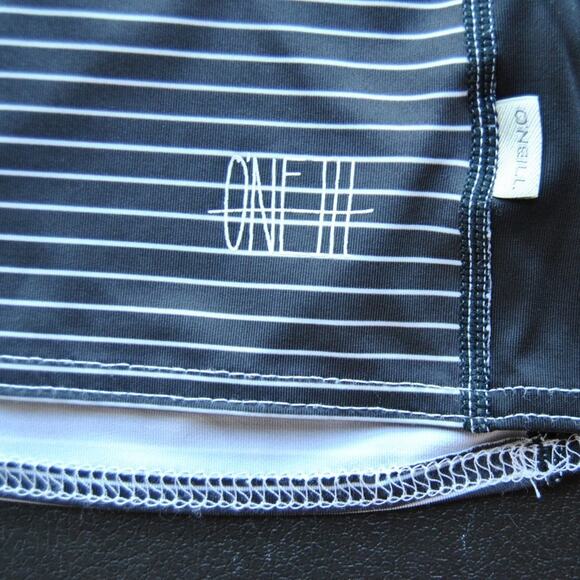 O'Neill Performance Fit Medium Black w/ White Stripes Long Sleeve Swim Shirt - Picture 2 of 6